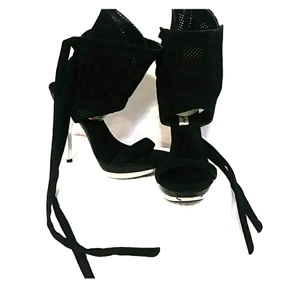 Heel shoe